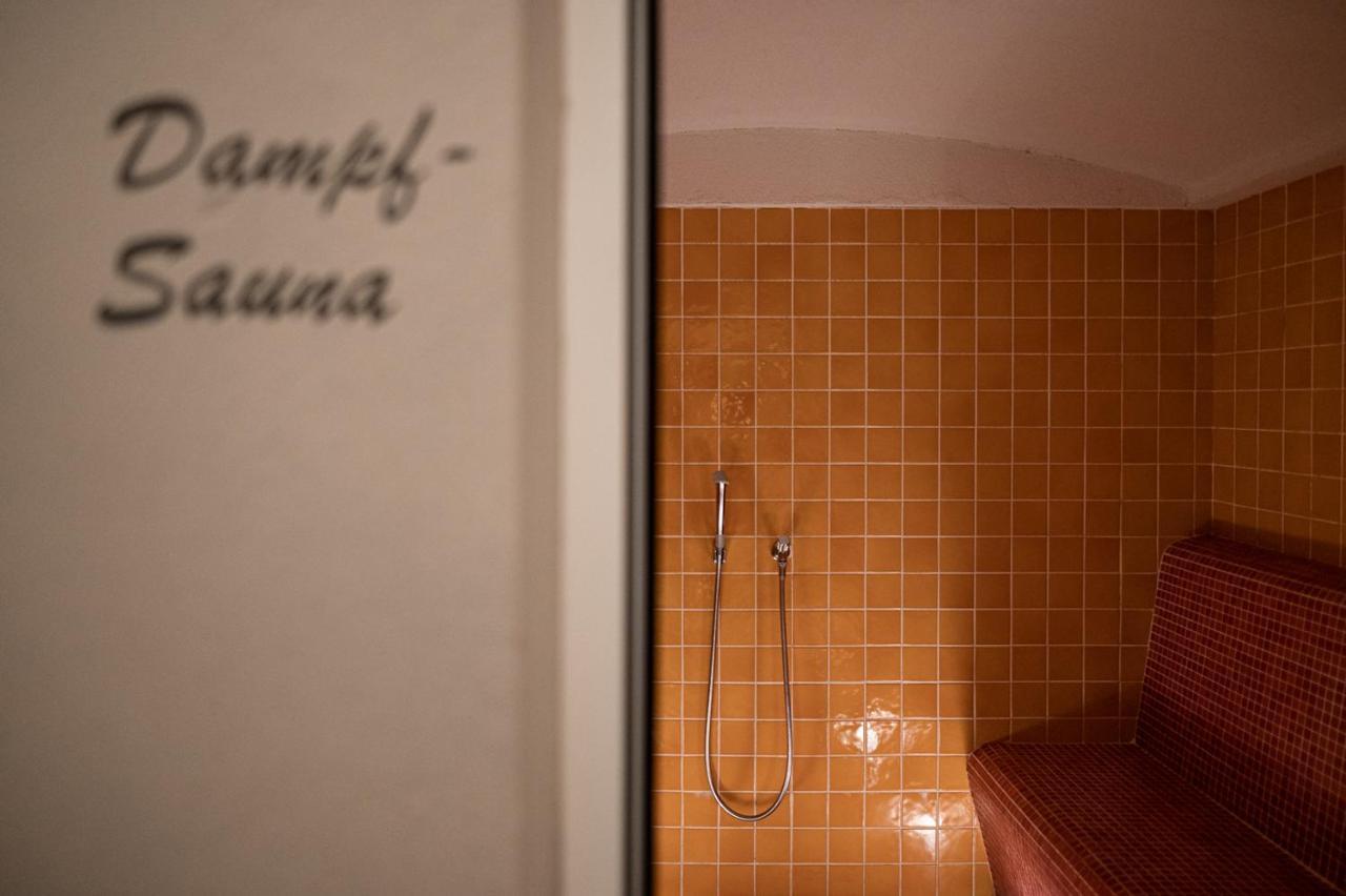 Landpalais Goyenhof Aparthotel Schenna Buitenkant foto